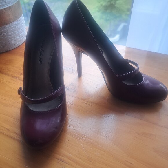 Burgundy/cherry heels - Picture 3 of 3